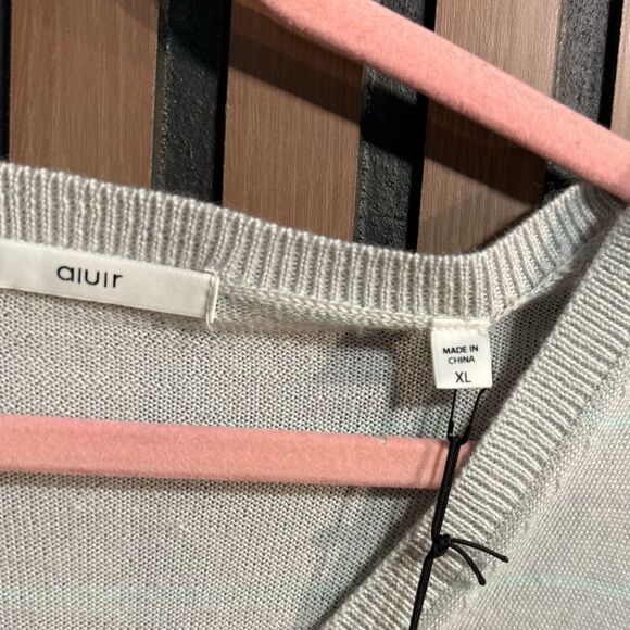 NWOT ALUIR V-Neck Sweater SZ XL - Picture 5 of 6